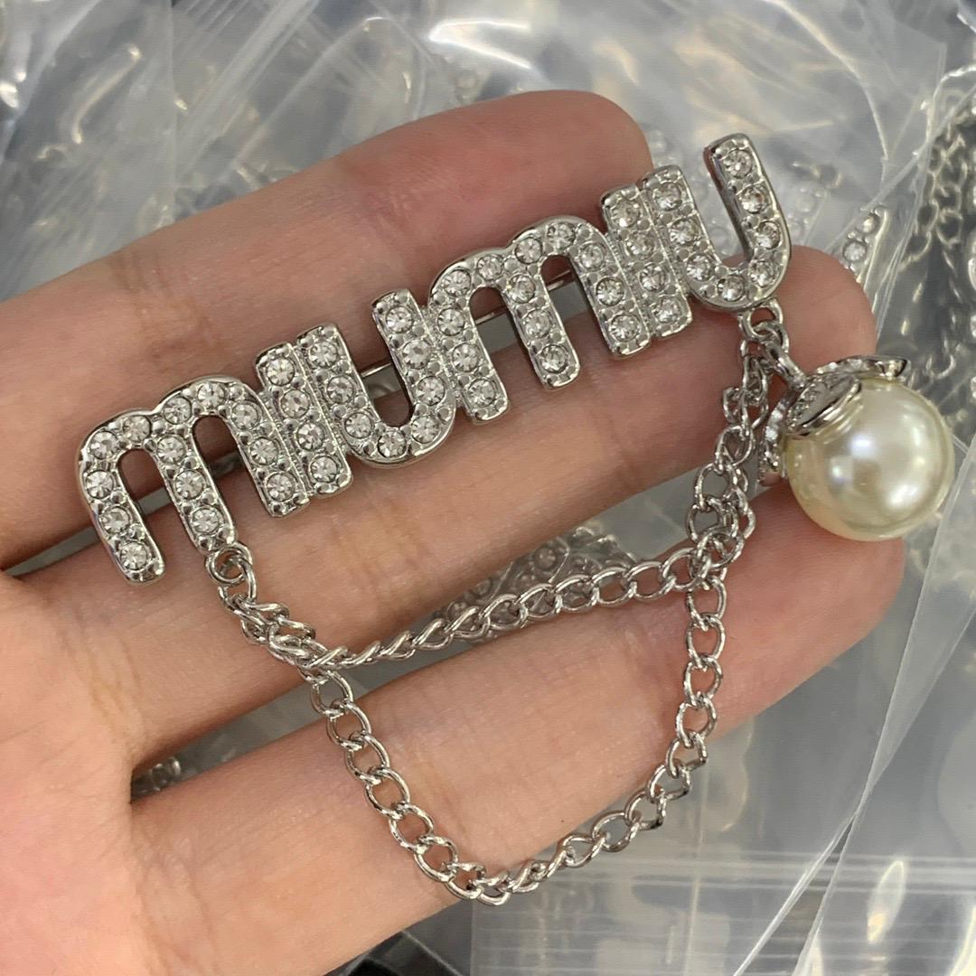 MiuBrooch Original mirror-finish stainless steel (stamped/branded)