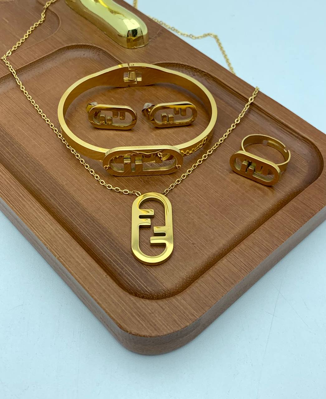 Oval Monogram Set