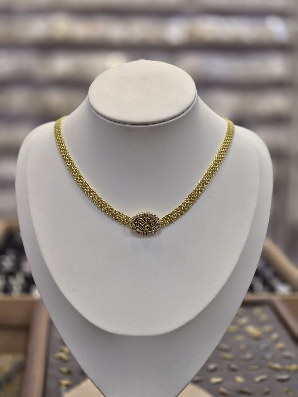 Arabic Choker